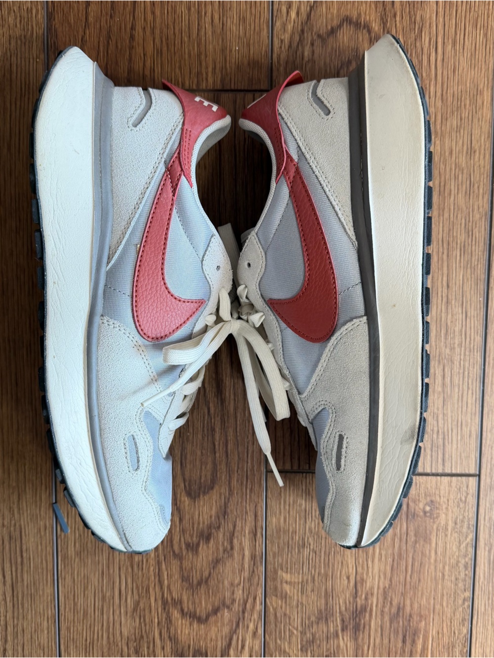 [Used] Women’s Nike Phoenix Waffle  // Women’s Size 10.5